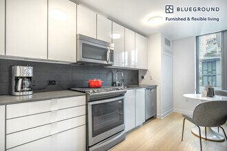340 Fremont St in San Francisco, CA - Building Photo - Building Photo