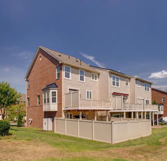 3223 Careysbrook Ct in Waldorf, MD - Foto de edificio - Building Photo