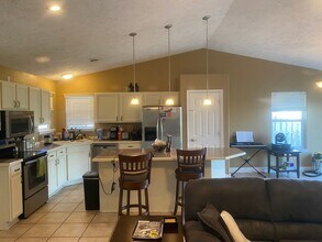 108 Brookstone Cir in Manhattan, KS - Building Photo - Building Photo