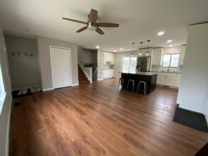 4544 Hillview Shr in Clarkston, MI - Foto de edificio - Building Photo