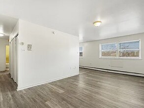 921 W Spencer St in Philadelphia, PA - Foto de edificio - Building Photo