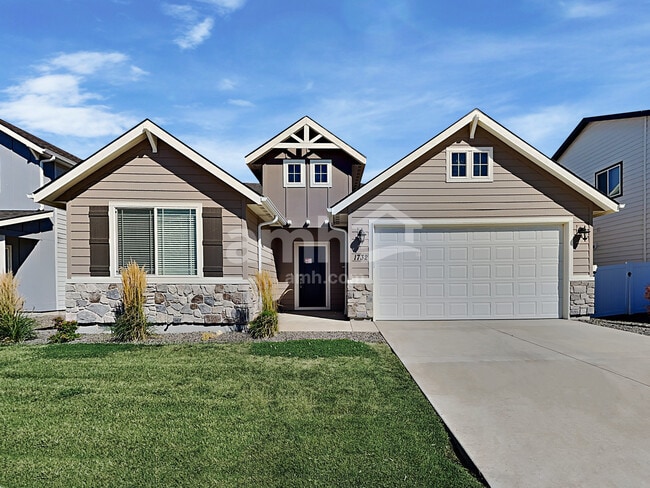 property at 1732 N Montgomery Way