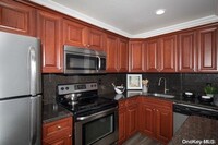 30 Watergate Ln in Patchogue, NY - Building Photo - Building Photo