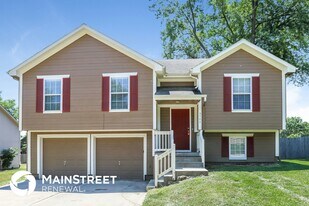 6501 E 137th St in Grandview, MO - Building Photo