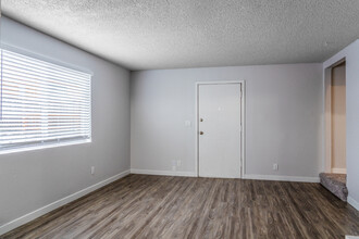 Sydney Court in Vancouver, WA - Building Photo - Interior Photo