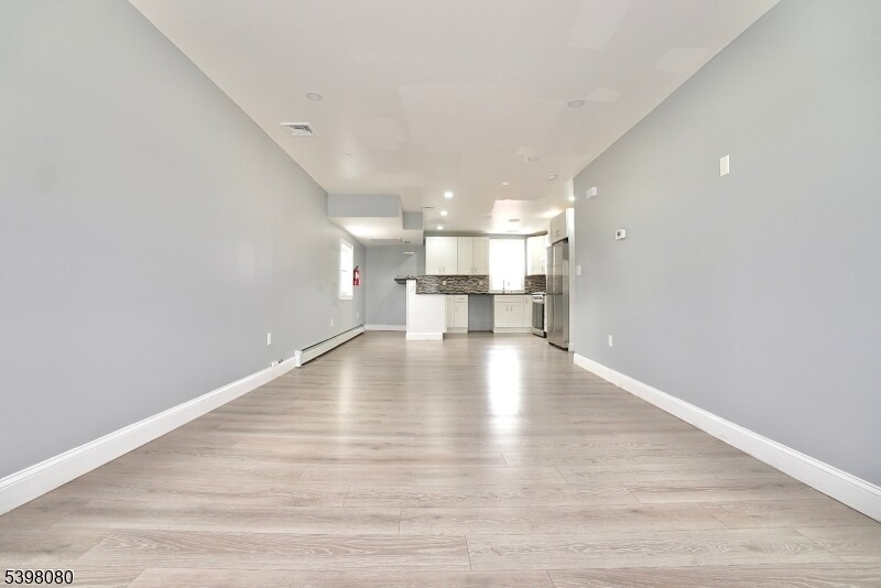 60 Sidney St in Lodi, NJ - Building Photo