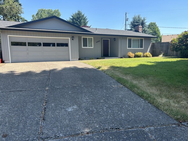 4099 Scenic Dr in Eugene, OR - Building Photo - Building Photo
