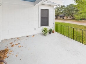 1206 E 30th St in Bryan, TX - Building Photo - Building Photo