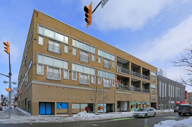 276 King St W in Kitchener, ON - Building Photo - Building Photo