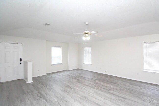 2432 Gulf Breeze Ave in Pensacola, FL - Building Photo - Building Photo