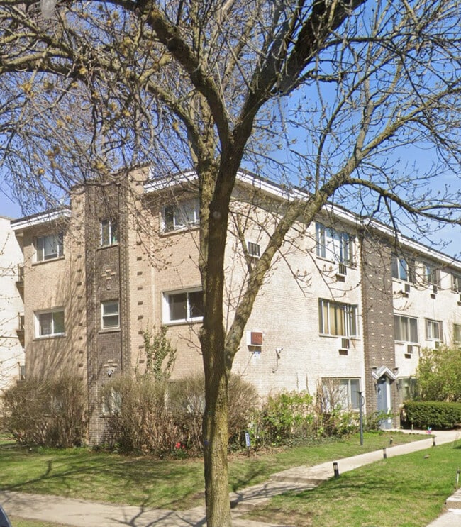 property at 1332 W Touhy Ave