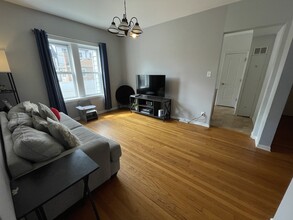 3217 W Balmoral Ave in Chicago, IL - Building Photo - Building Photo