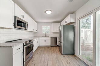 1060 Mathews Ct in Smyrna, GA - Building Photo - Building Photo