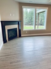 914 E Handy Rd in Colbert, WA - Building Photo - Building Photo