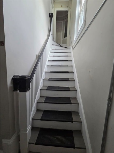 292 Pleasant St in East Providence, RI - Foto de edificio - Building Photo