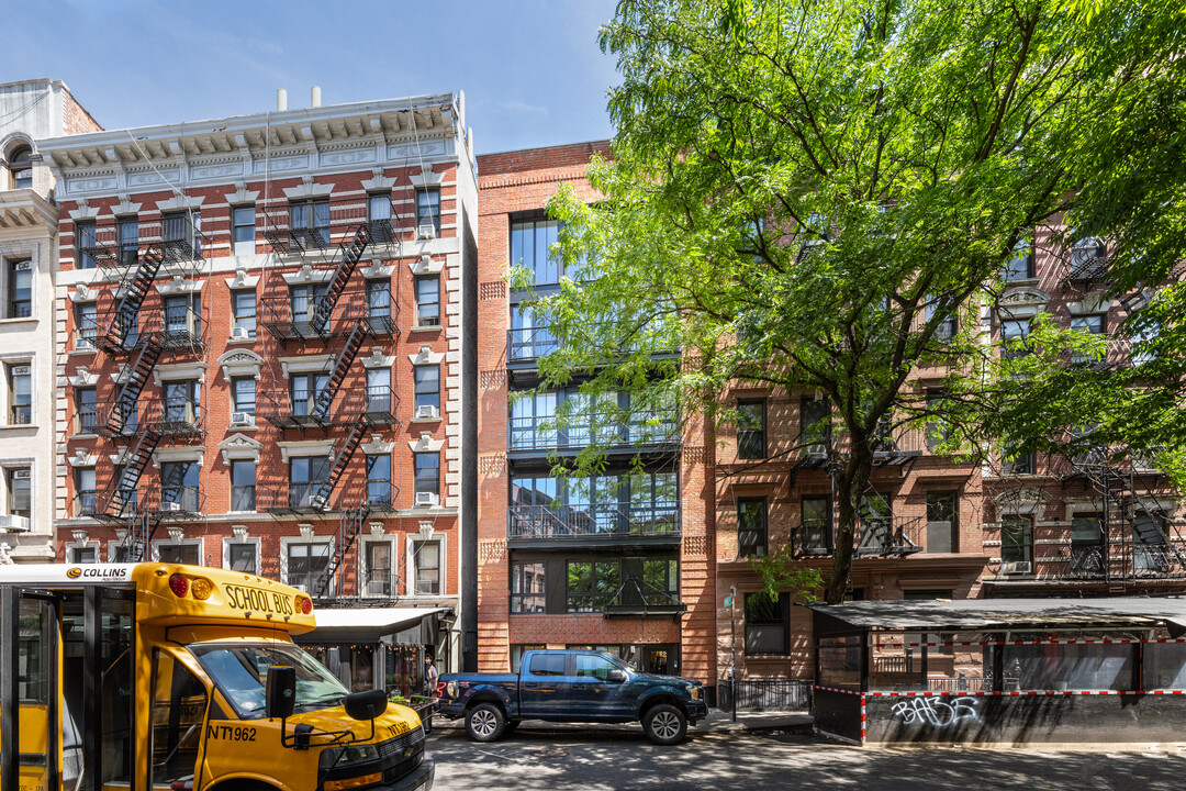 54 Macdougal St in New York, NY - Building Photo