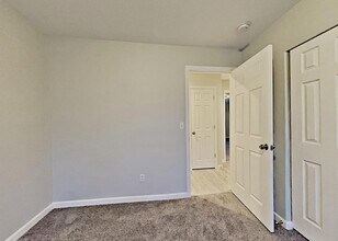 Vintage Y Condominiums in Tacoma, WA - Building Photo - Building Photo