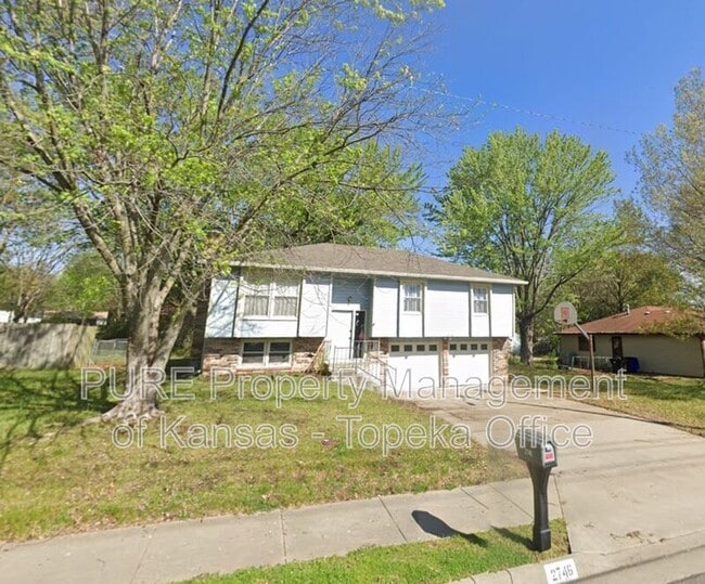 2746 SE Lakeshore Blvd in Topeka, KS - Building Photo - Building Photo