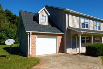 206 River Oaks Cir in Piedmont, SC - Building Photo - Building Photo
