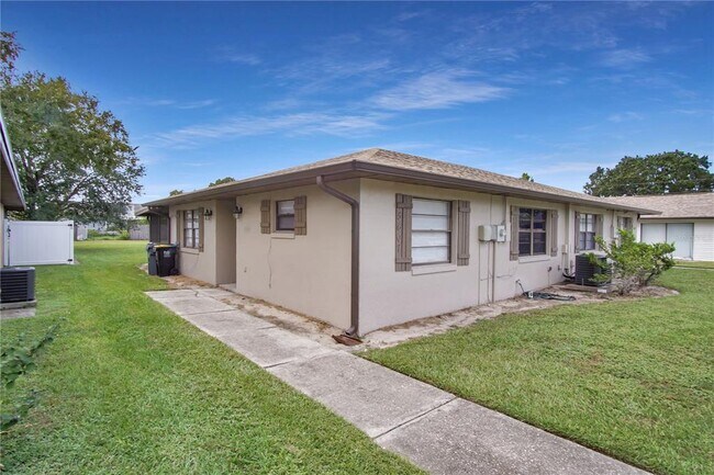 5607 Struthers Ct in Winter Haven, FL - Building Photo - Building Photo