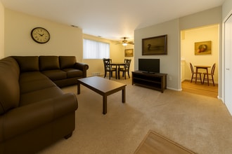 Valley Park Apartments in Cleveland, OH - Building Photo - Interior Photo