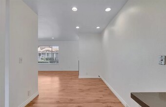 19860 Claremont Ln in Huntington Beach, CA - Building Photo - Building Photo