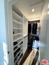 2358 Landa St in Los Angeles, CA - Building Photo - Building Photo