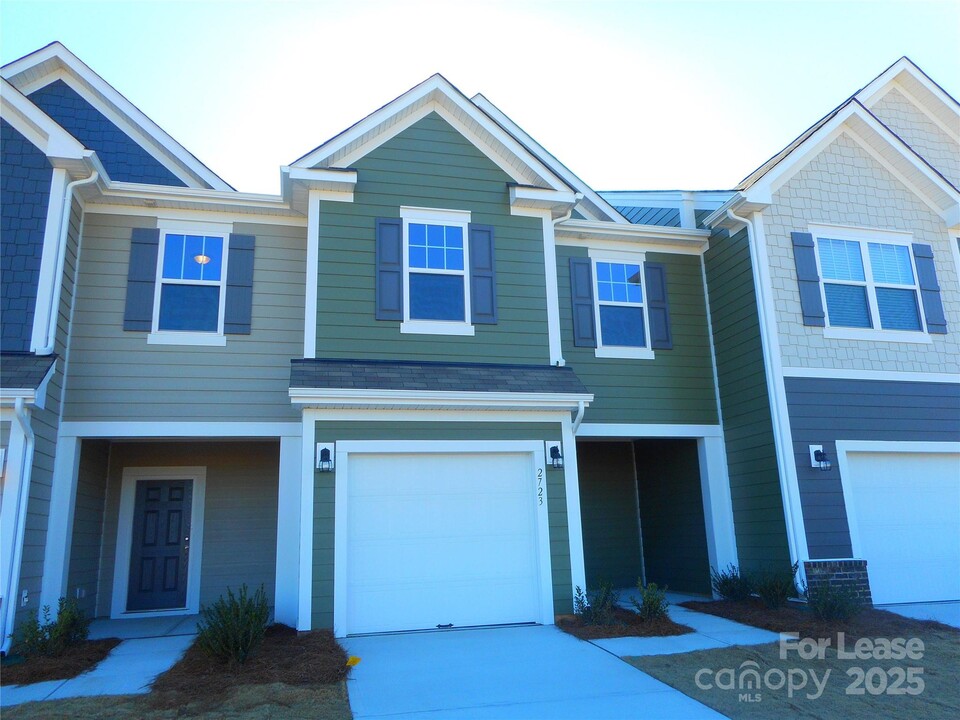 2723 Yeager Dr NW in Concord, NC - Building Photo