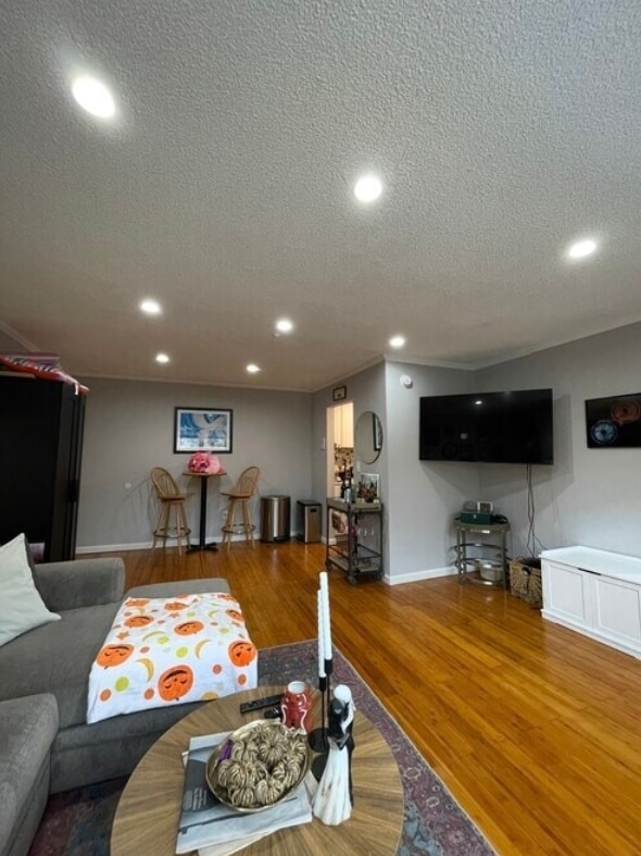 210 Bergenline Ave in Union City, NJ - Foto de edificio - Building Photo