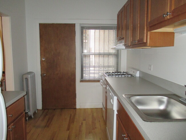 2752 N Mildred Ave in Chicago, IL - Building Photo - Building Photo