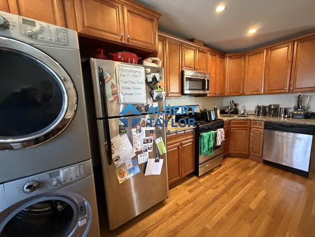 11 Leverett St, Unit 3 in Brookline, MA - Building Photo - Building Photo