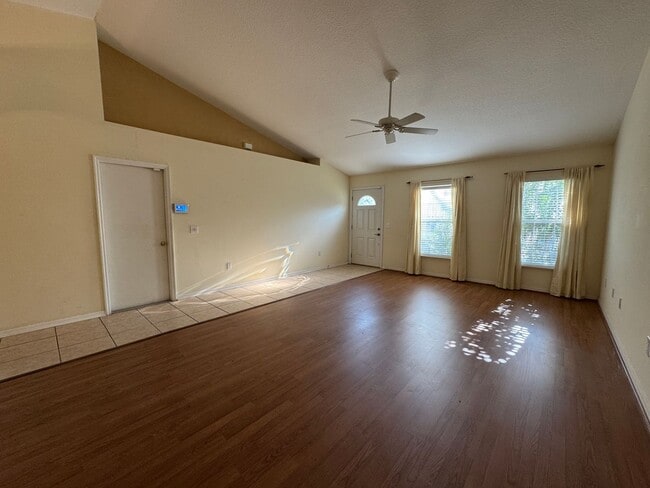610 Briarcliff Ave in Eustis, FL - Building Photo - Building Photo