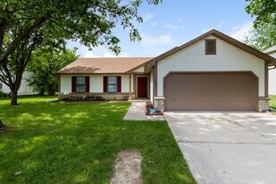 5040 Harpers Ln in Indianapolis, IN - Building Photo