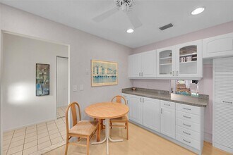 724 Nantucket Cir, Unit A in Greenacres, FL - Foto de edificio - Building Photo