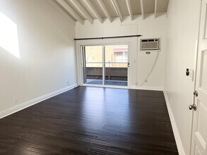 1001 W Stevens Ave, Unit 202 in Santa Ana, CA - Building Photo - Building Photo