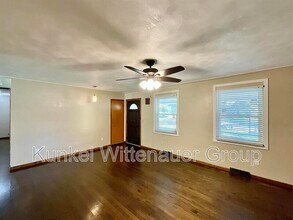 2249 Wendy Way Dr in Belleville, IL - Building Photo - Building Photo