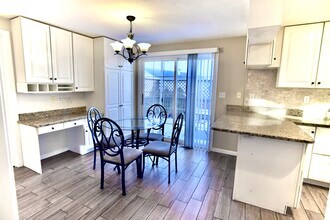 172 Edgehill Rd in Norwood, MA - Building Photo - Building Photo