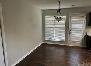 100 Coventry Dr in Indian Trail, NC - Foto de edificio - Building Photo