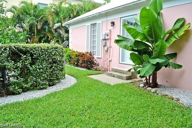 property at 320 Gulf Shore Blvd S