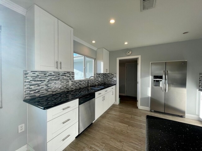 42260 Warner Trail in Palm Desert, CA - Building Photo - Building Photo