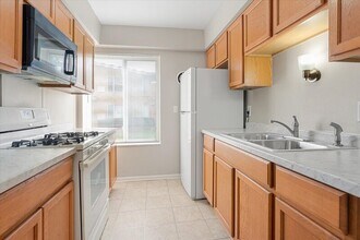 24567 Kelly Rd in Eastpointe, MI - Building Photo - Building Photo