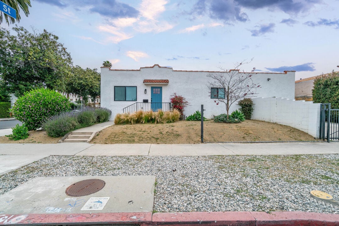 2902 West Blvd in Los Angeles, CA - Building Photo