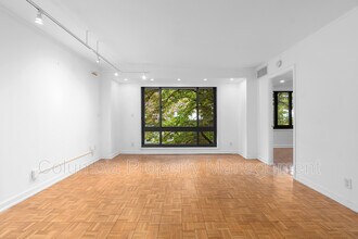 1077 30th St NW in Washington, DC - Building Photo - Building Photo