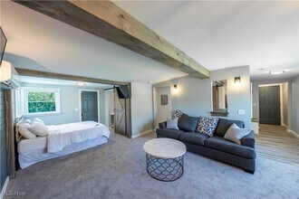 99 Smith St, Unit B in Oberlin, OH - Building Photo - Building Photo