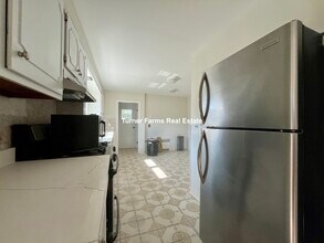 10 Eliot St, Unit 1 in Medford, MA - Building Photo - Building Photo
