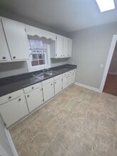 124 N Main St in Sparta, TN - Building Photo - Building Photo