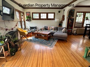 3832 Grand Ave S in Minneapolis, MN - Building Photo - Building Photo