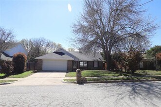 1005 Parkhill Ave in Saginaw, TX - Building Photo - Building Photo