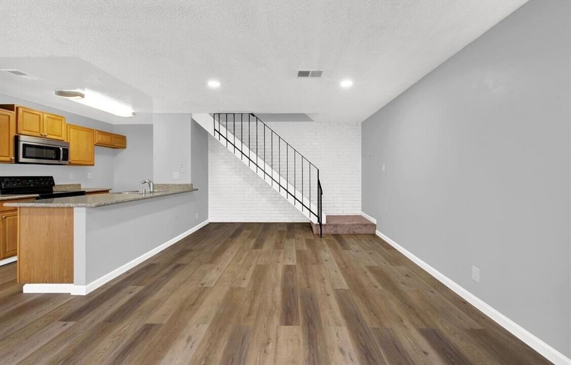 1202 Sycamore Dr in Antioch, CA - Building Photo