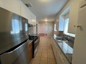 2630 38th Ave in Oakland, CA - Building Photo - Building Photo